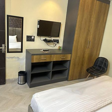 Hotel Kritika Greater Noida Eksteriør billede