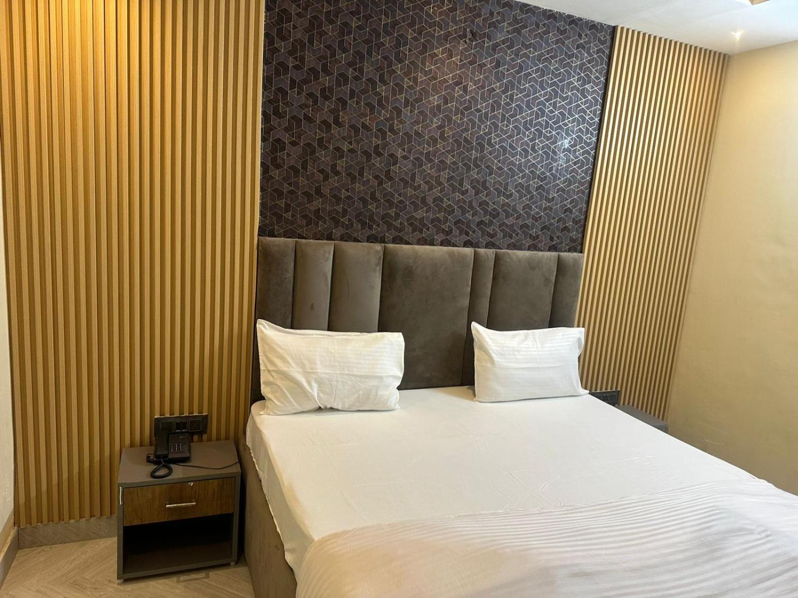 Hotel Kritika Greater Noida Eksteriør billede