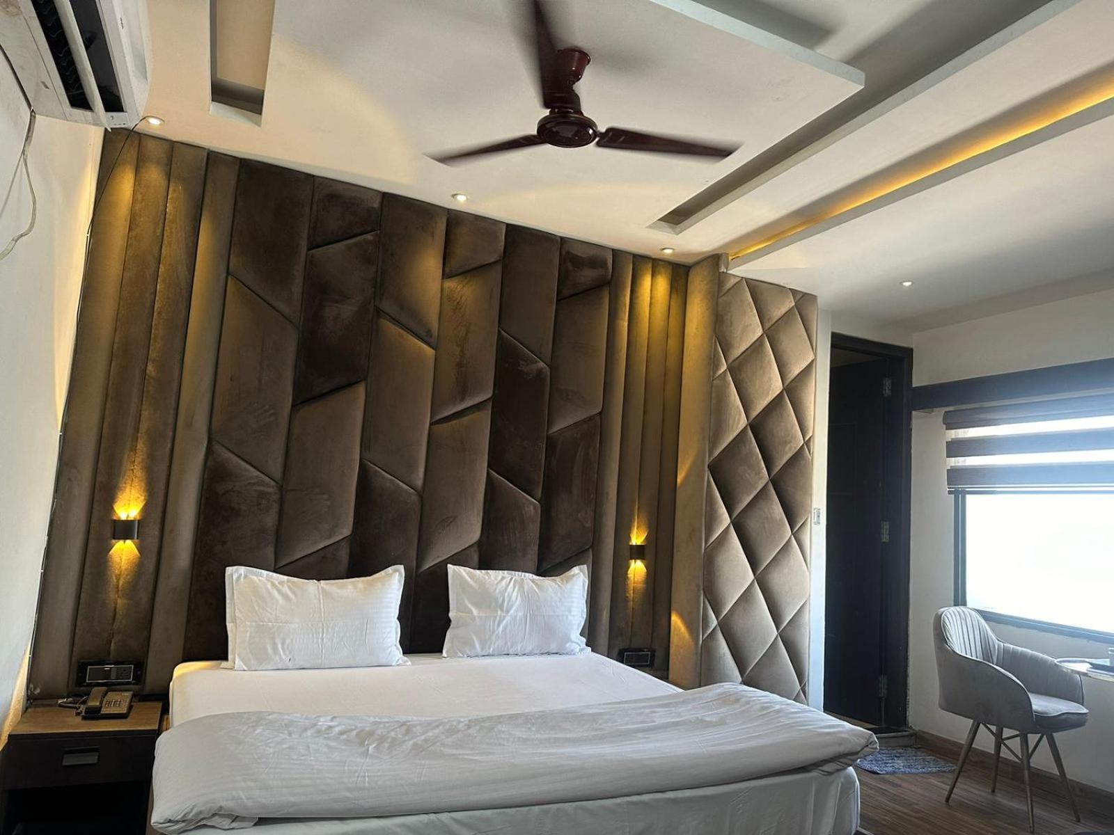 Hotel Kritika Greater Noida Eksteriør billede