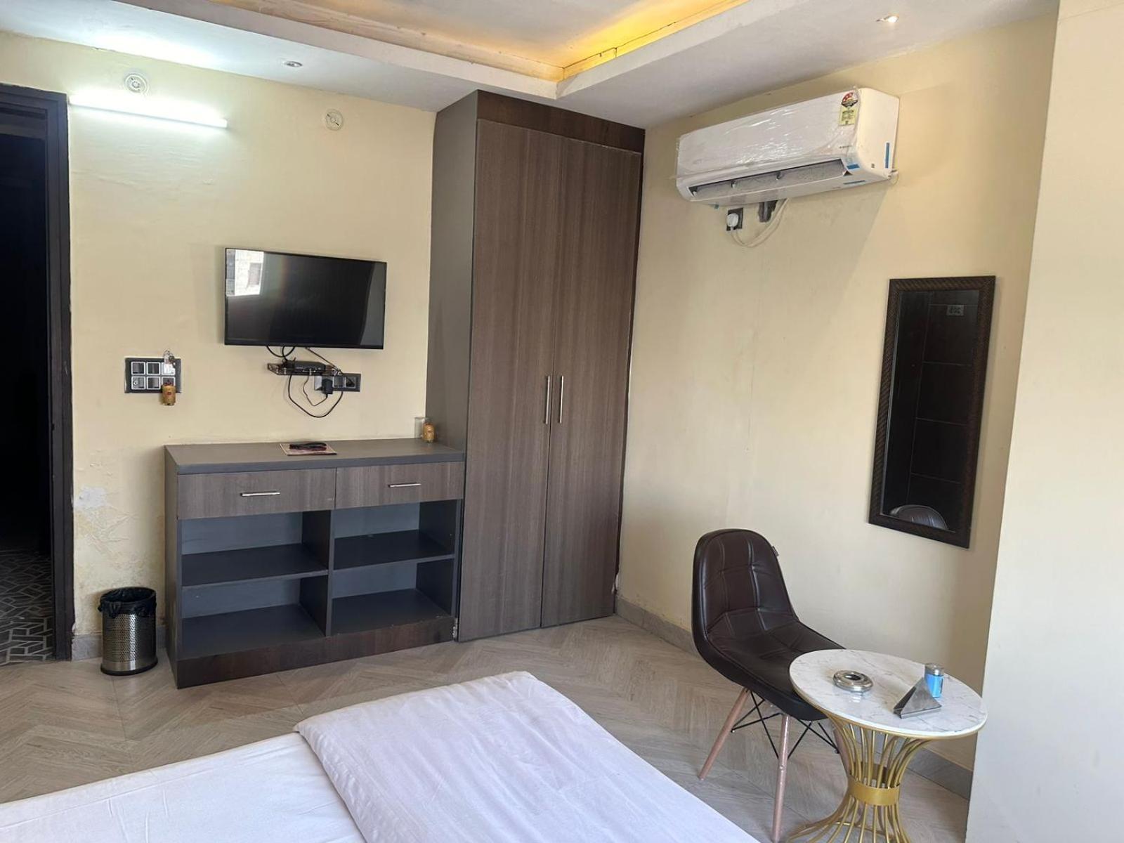 Hotel Kritika Greater Noida Eksteriør billede