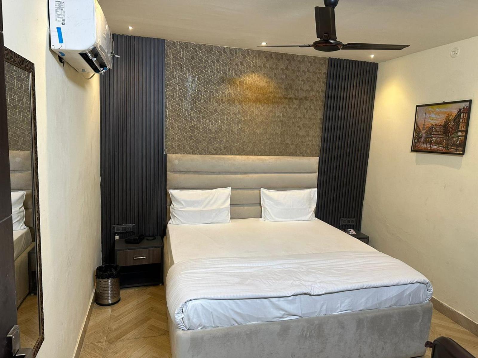 Hotel Kritika Greater Noida Eksteriør billede