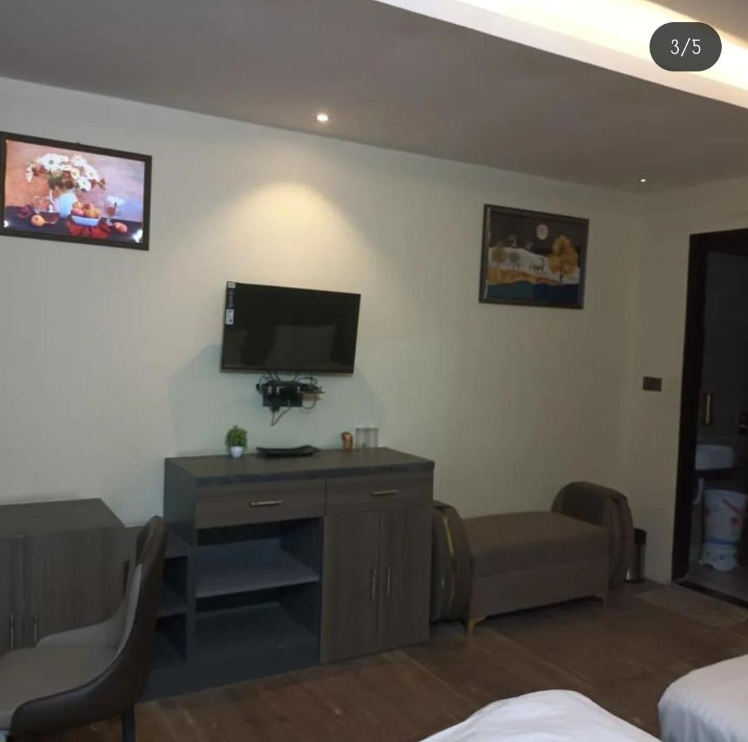 Hotel Kritika Greater Noida Eksteriør billede